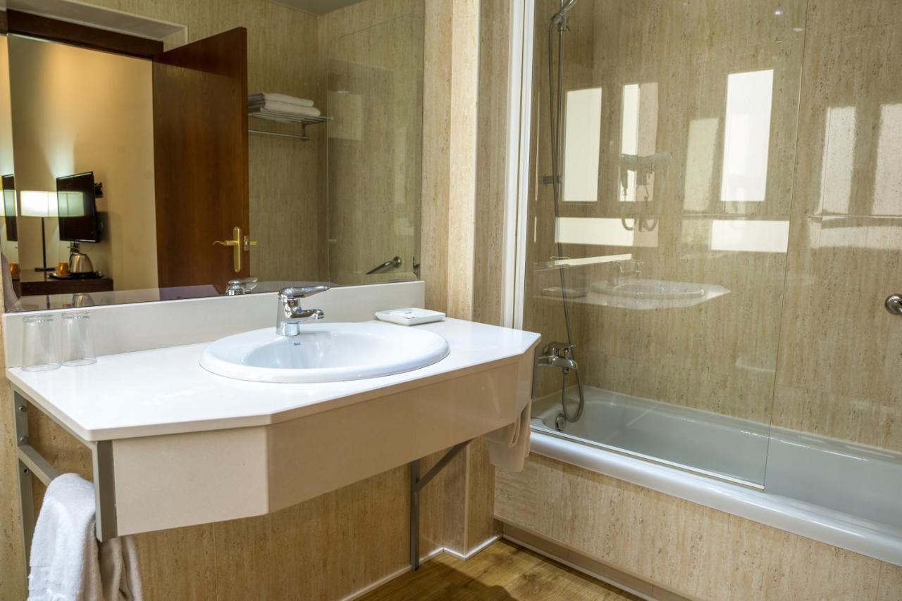 Ramon Berenguer IV Hotel Lleida Ngoại thất bức ảnh